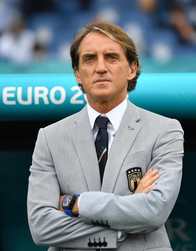 皇冠-曼奇尼：位置竞争好过没人用 佩西纳：进球也是顶包