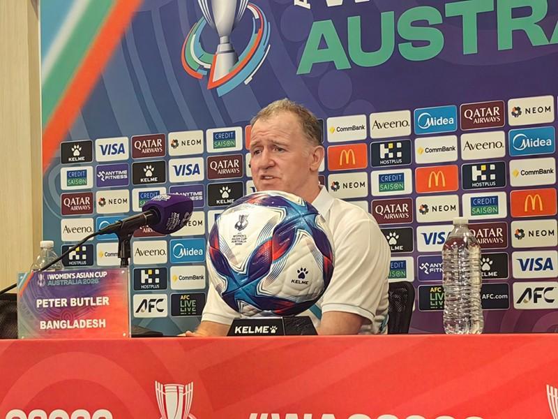 皇冠官方-孟加拉女足主帅：中国队有时看似势不可挡，但我们绝不退缩